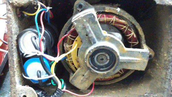 談?wù)勎鳜旊姍C(jī)的正常工作溫度。