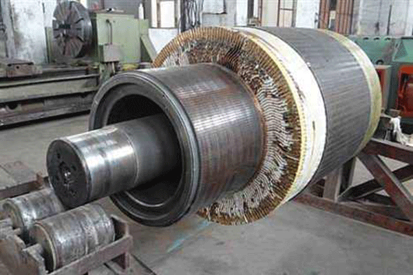 使用大型高壓電機時要注意安全問題。